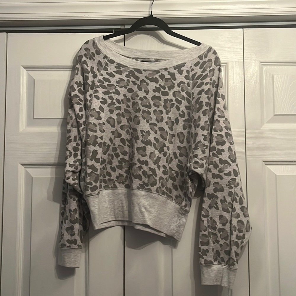 Ocean Drive grey leopard print sweatshirt. Size large.